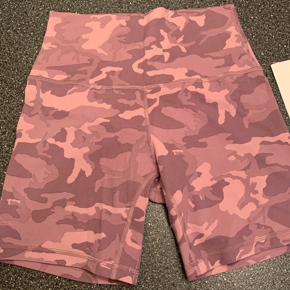 ❌Sold❌ Lululemon align shorts - Picture 2 of 5